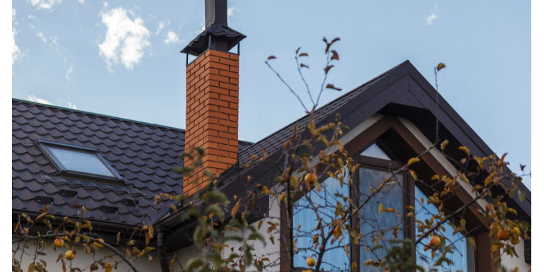 Czym jest wsteczny ciąg w kominie? Jak zlikwidować problem?