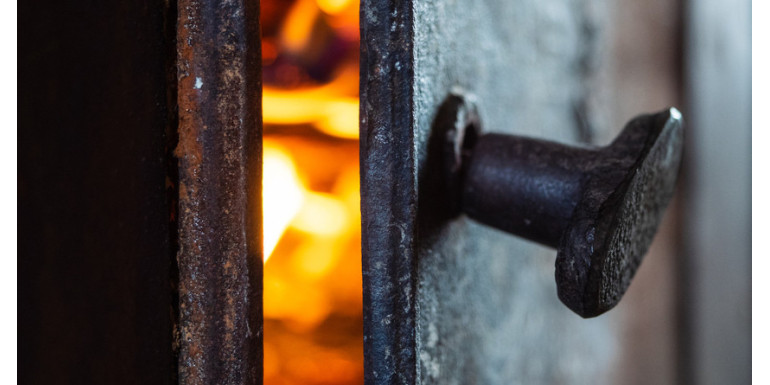 Czy drzwiczki wyczystkowe / rewizyjne są wymagane w kominie?