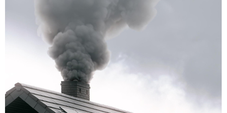 Kolor dymu z komina - kiedy powinien nas niepokoić?